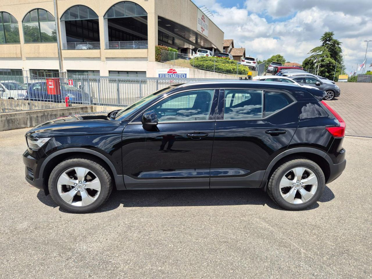 VOLVO XC40 T2 Geartronic Momentum - 3