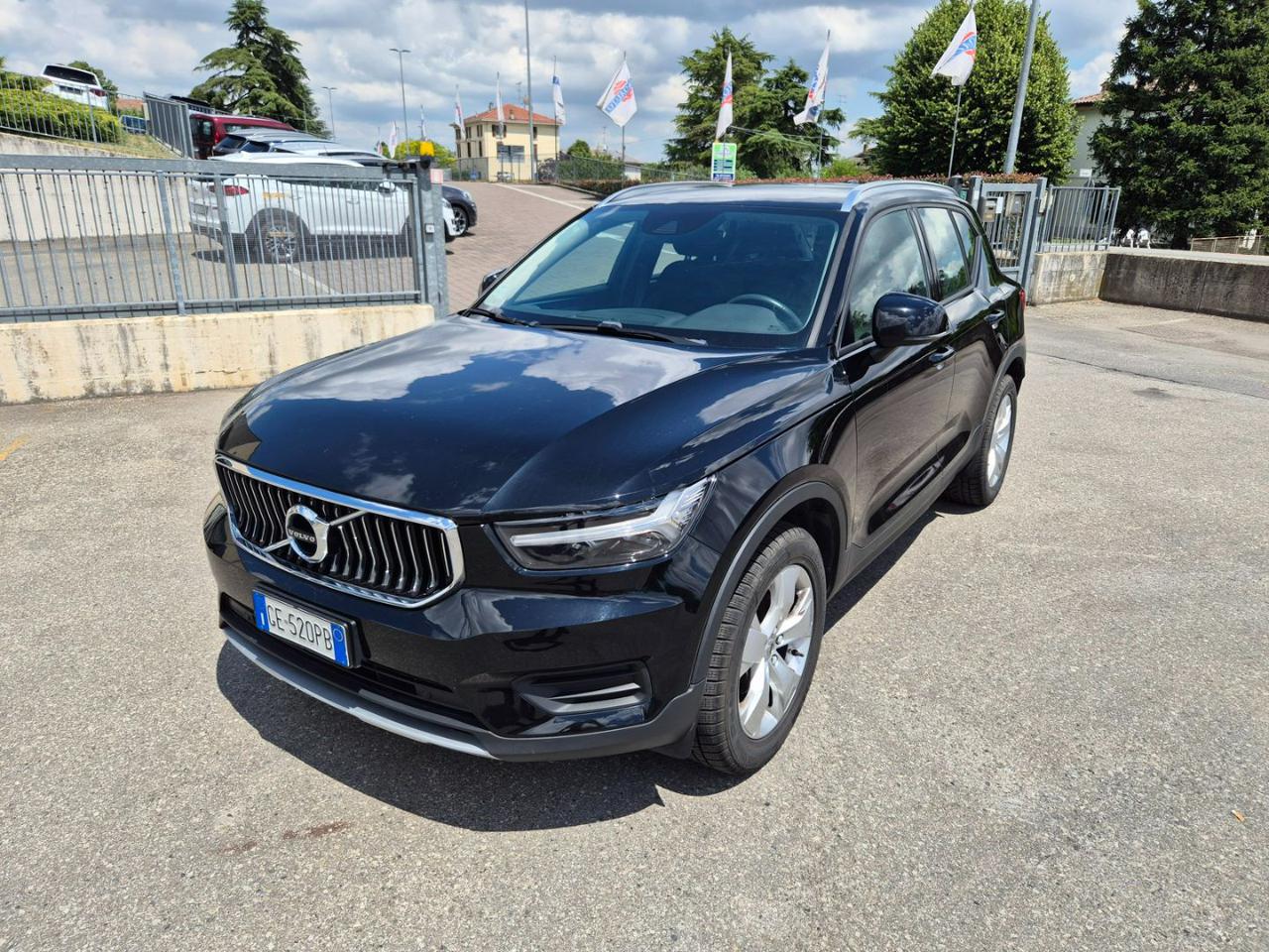 VOLVO XC40 T2 Geartronic Momentum - 2
