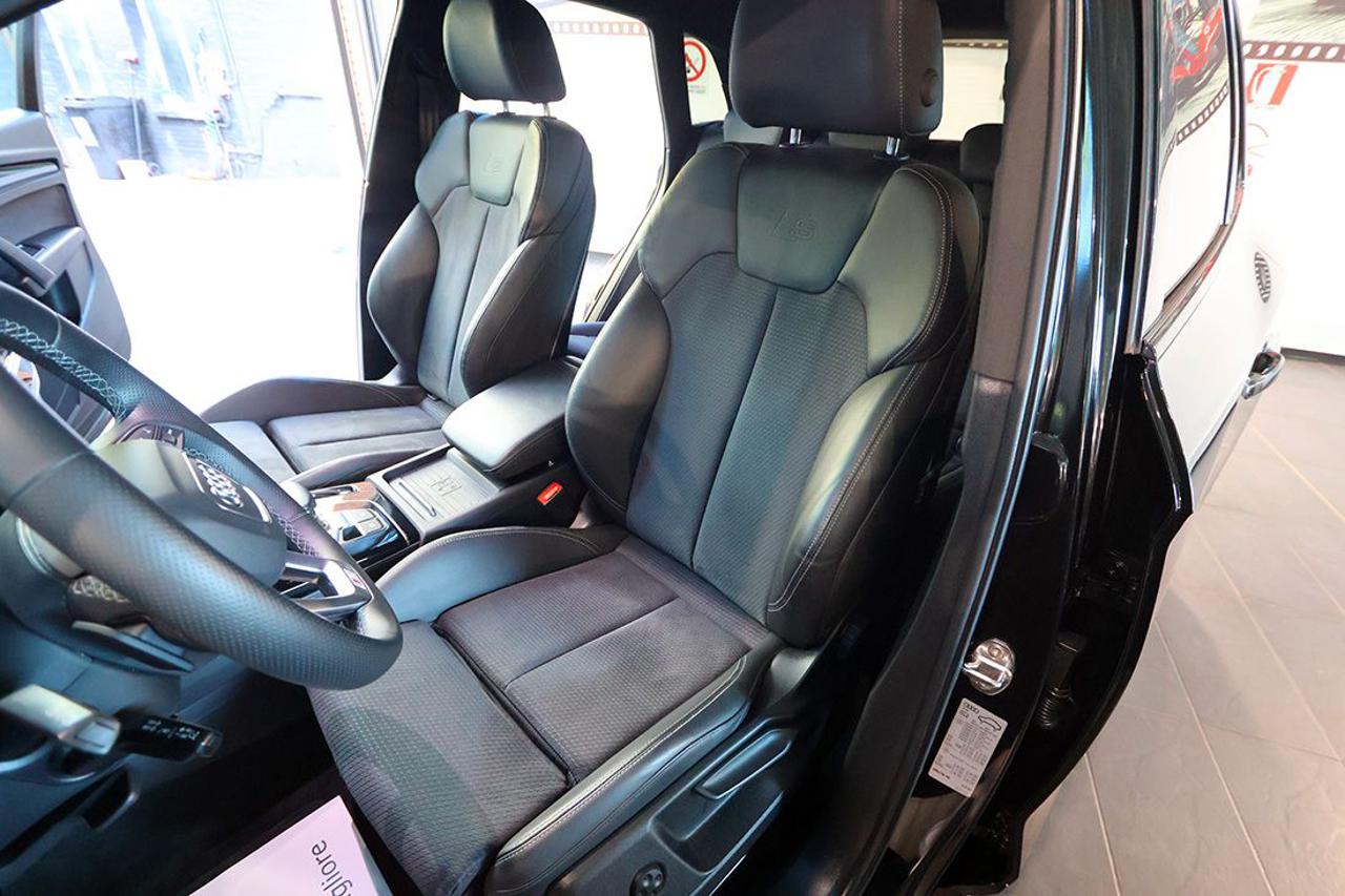 AUDI Q5 40 TDI Quattro S-Tronic Identity Black S-Line - 18