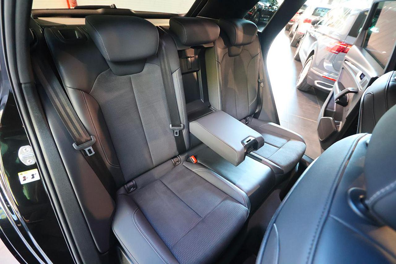AUDI Q5 40 TDI Quattro S-Tronic Identity Black S-Line - 20