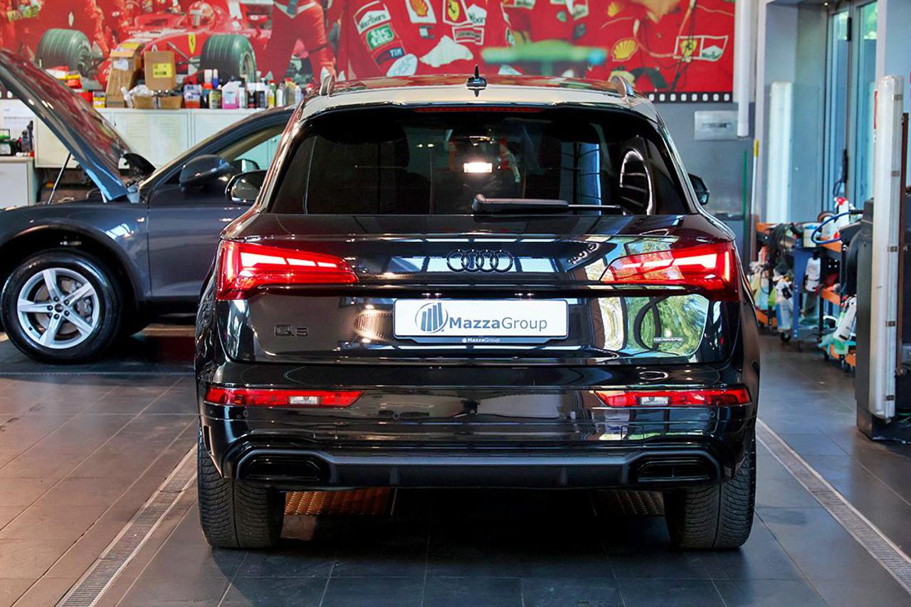 AUDI Q5 40 TDI Quattro S-Tronic Identity Black S-Line - 4