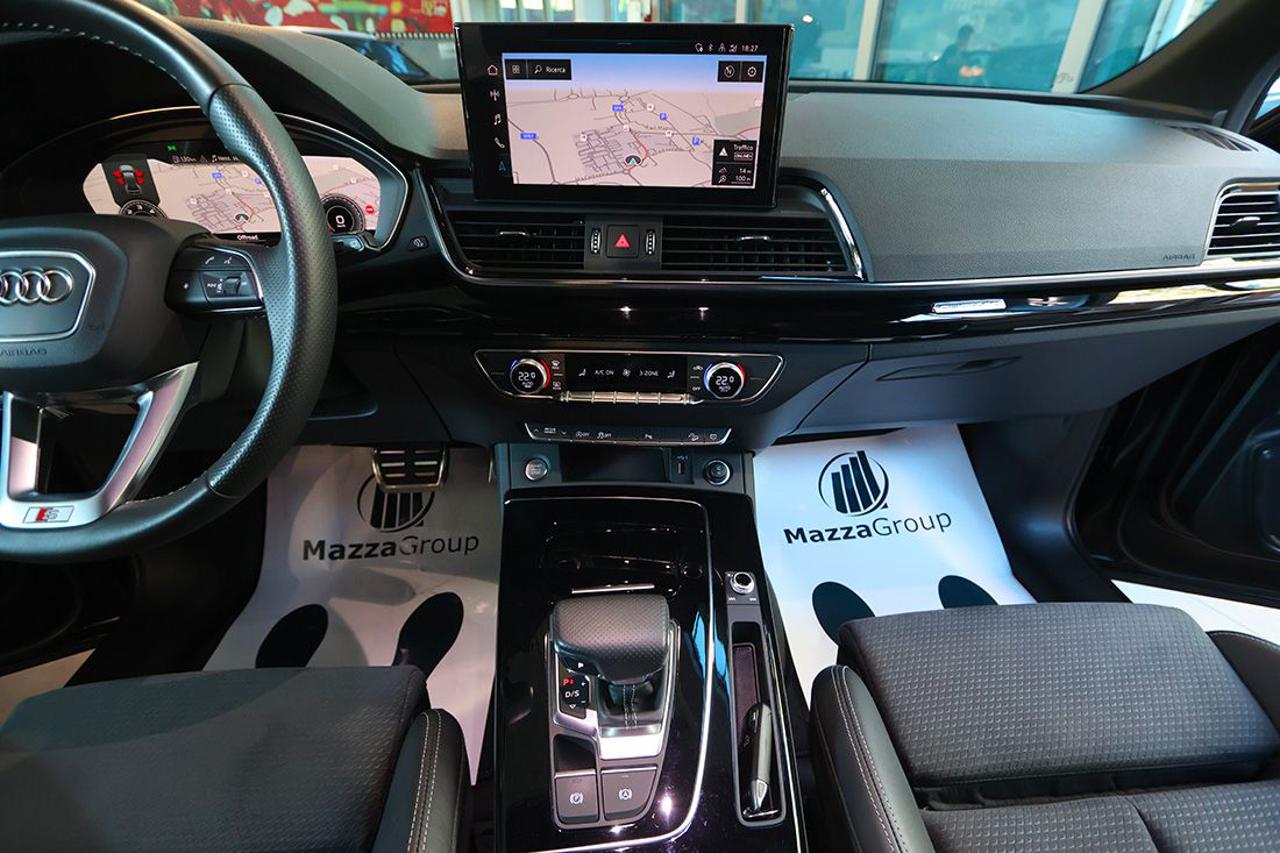 AUDI Q5 40 TDI Quattro S-Tronic Identity Black S-Line - 34
