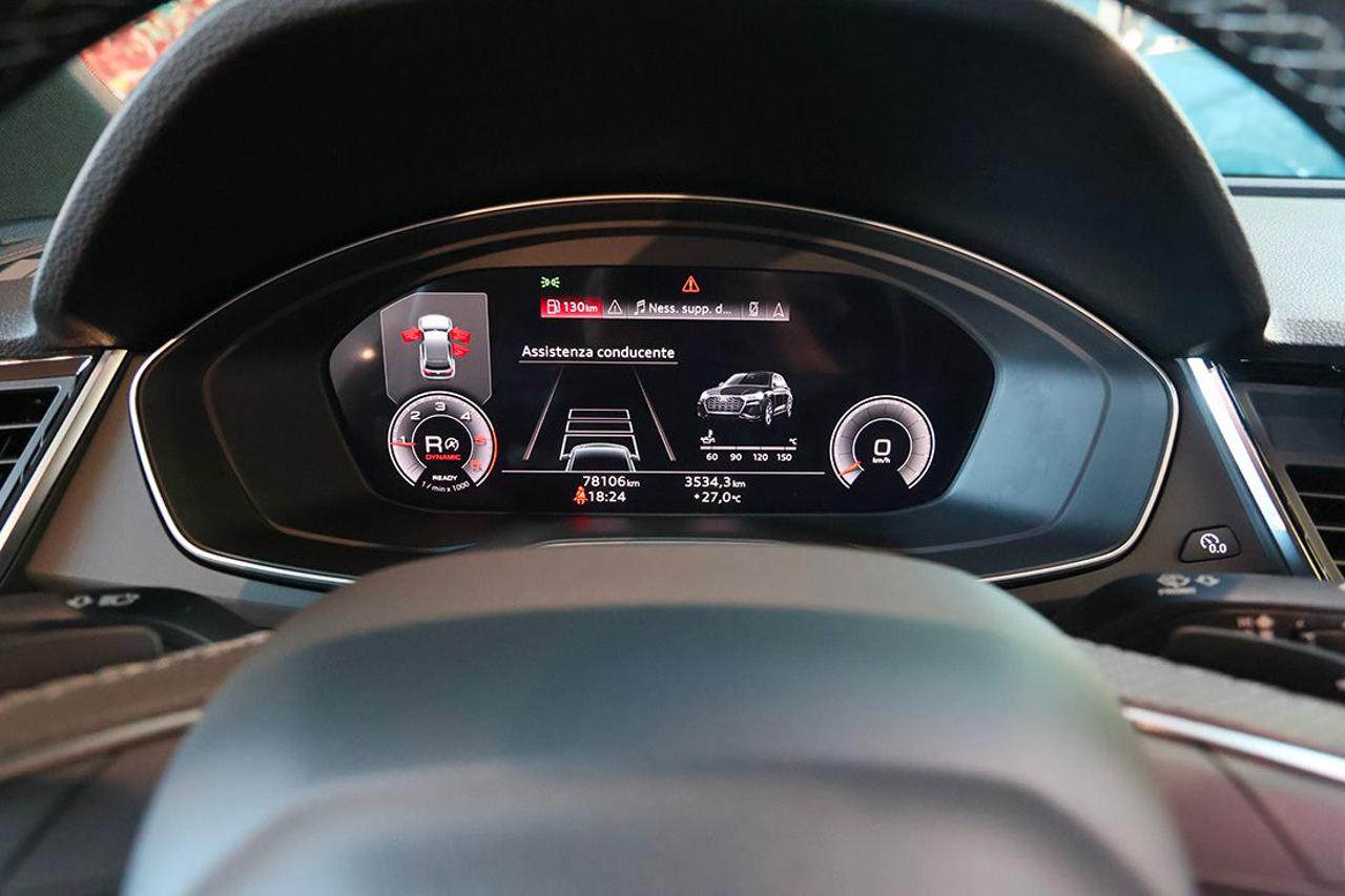 AUDI Q5 40 TDI Quattro S-Tronic Identity Black S-Line - 33