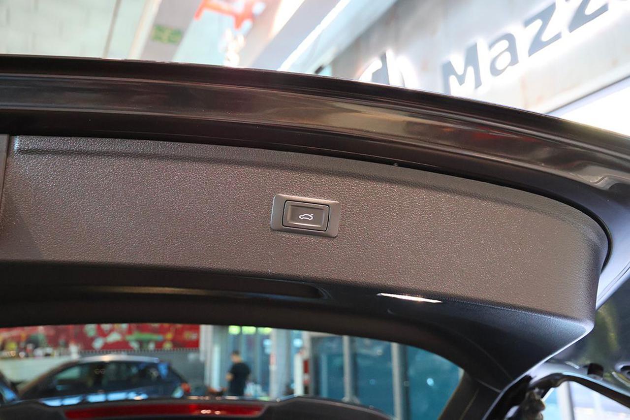AUDI Q5 40 TDI Quattro S-Tronic Identity Black S-Line - 13
