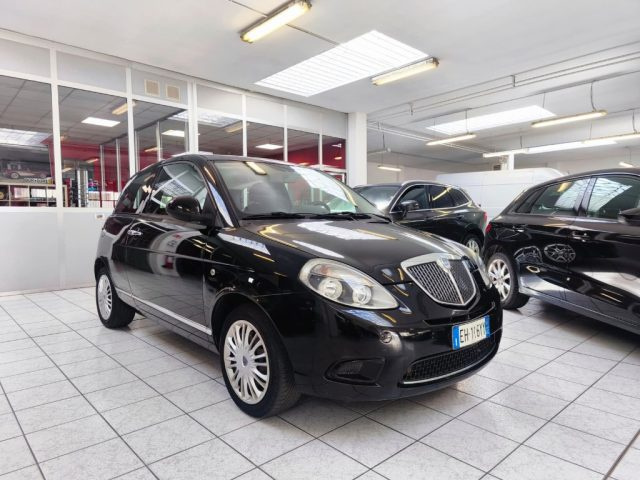 LANCIA Ypsilon Nero pastello