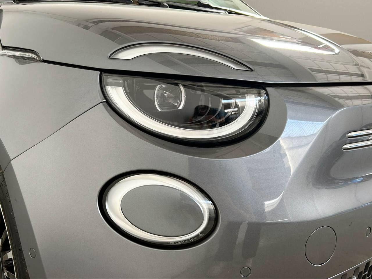 FIAT 500e Berlina 42kWh La Prima By Bocelli 320 Km autonomia - 36