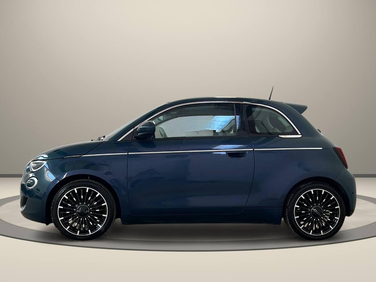 FIAT 500e Berlina 42kWh La Prima By Bocelli 320 Km autonomia - 3