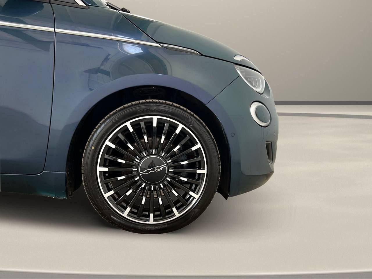 FIAT 500e Berlina 42kWh La Prima By Bocelli 320 Km autonomia - 45