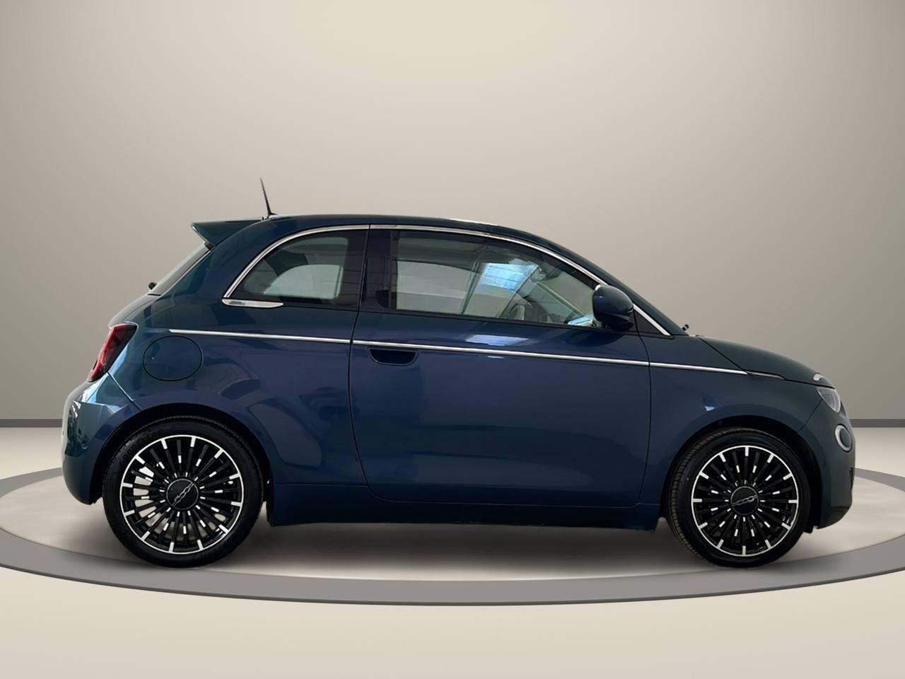 FIAT 500e Berlina 42kWh La Prima By Bocelli 320 Km autonomia - 4