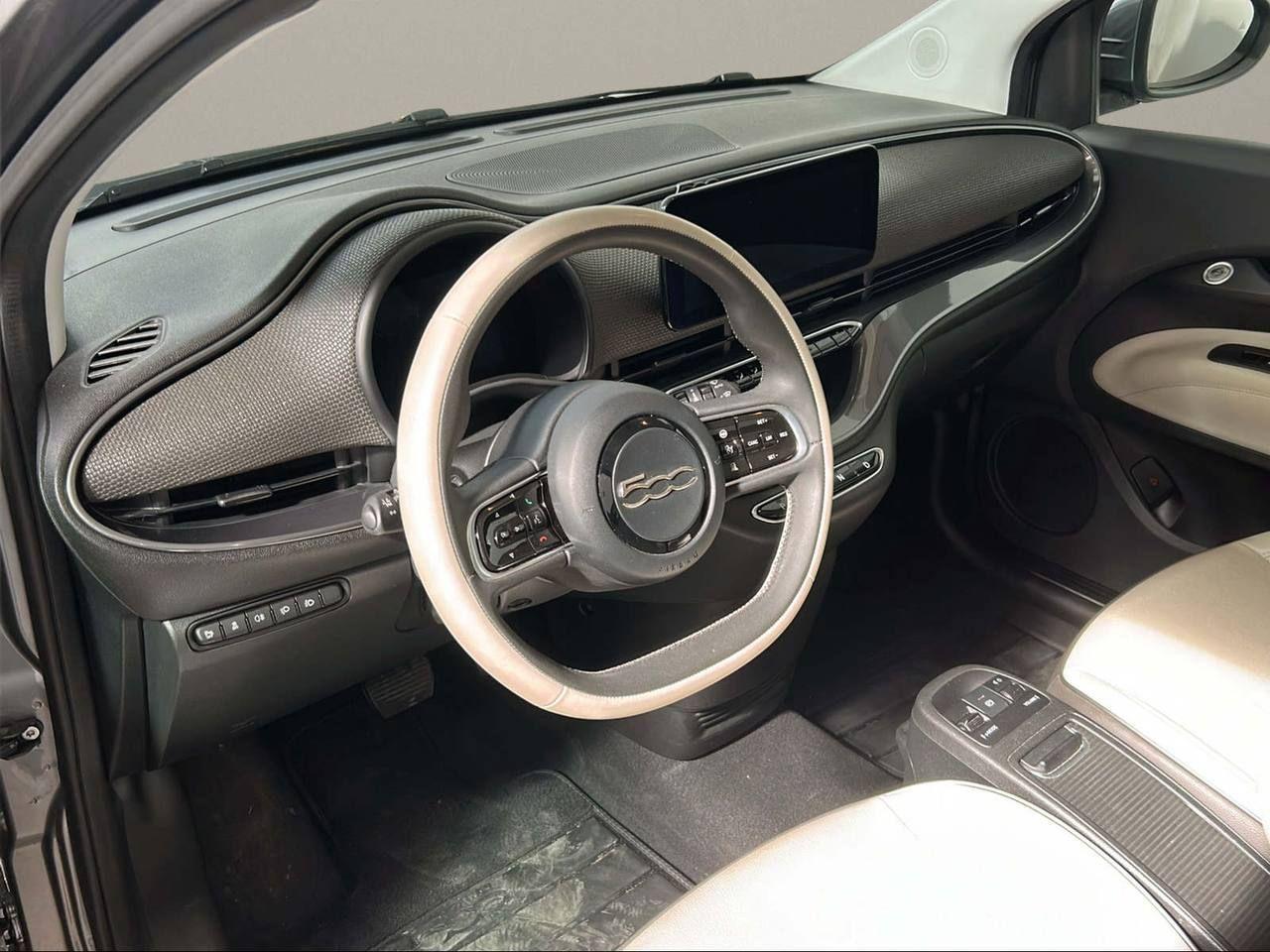 FIAT 500e Berlina 42kWh La Prima By Bocelli 320 Km autonomia - 18