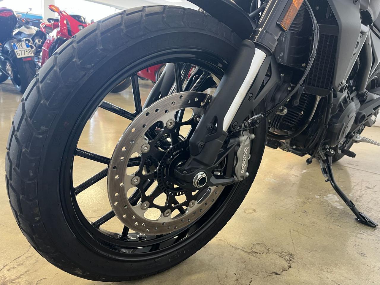 DUCATI Scrambler 800 ICON DARK STEALTH - 3