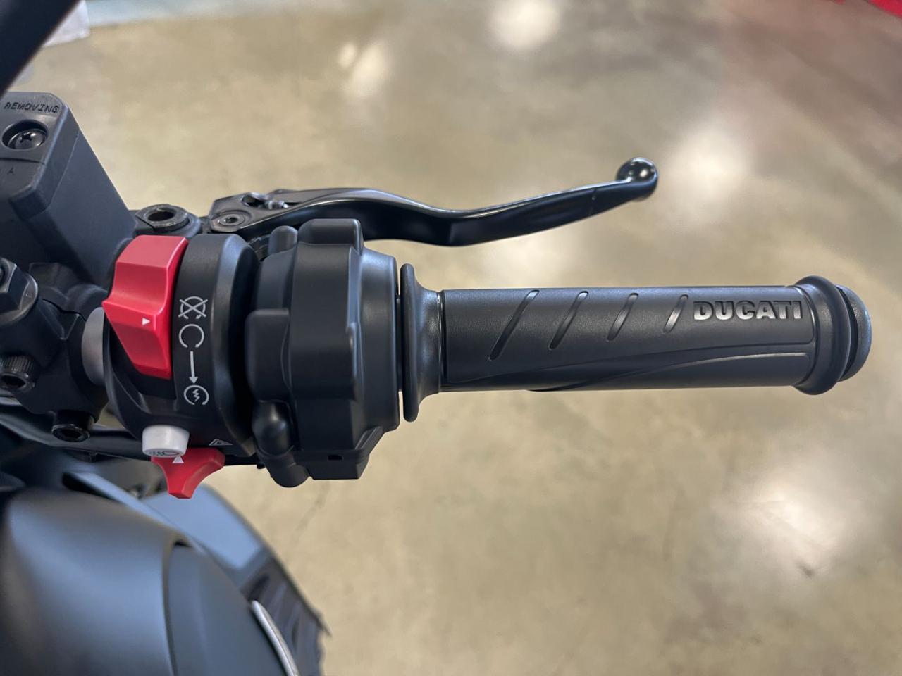 DUCATI Scrambler 800 ICON DARK STEALTH - 11