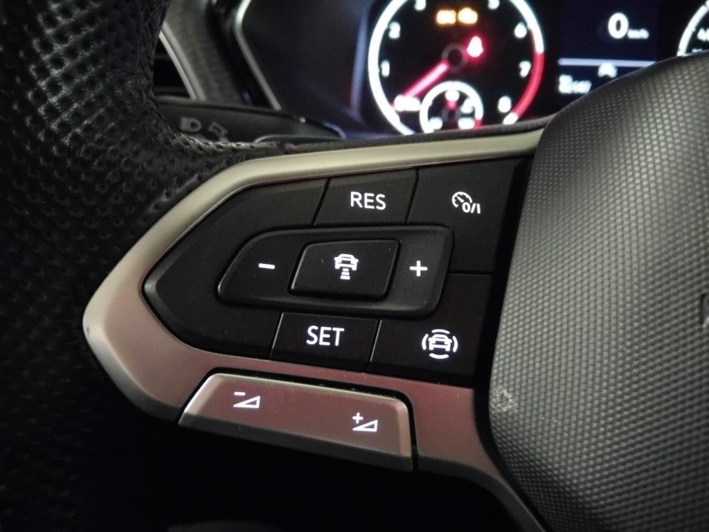 VOLKSWAGEN T-Cross 1.5 TSI DSG Style R-LINE VIDEO C/GRIMALDI SP. DAY - 26
