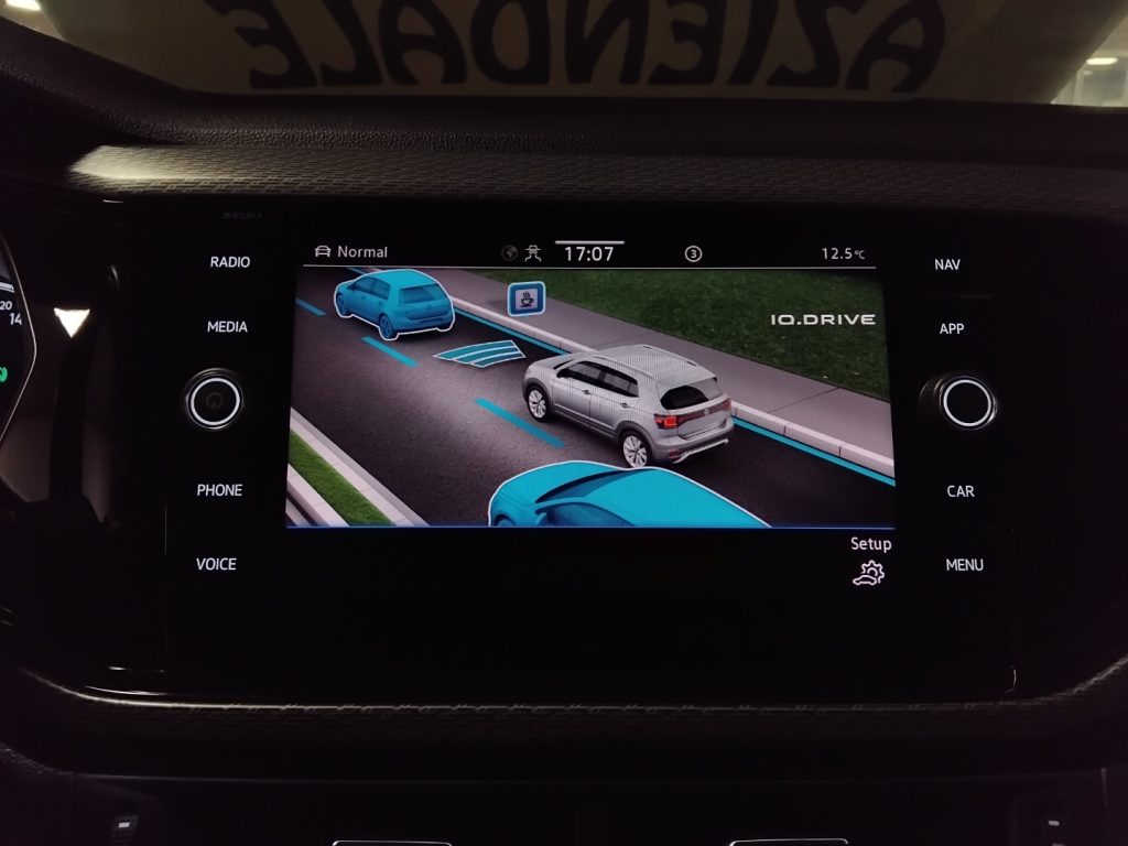 VOLKSWAGEN T-Cross 1.5 TSI DSG Style R-LINE VIDEO C/GRIMALDI SP. DAY - 23