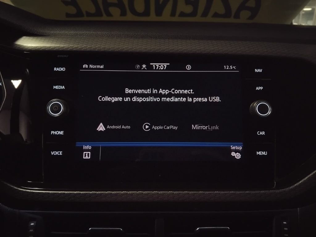 VOLKSWAGEN T-Cross 1.5 TSI DSG Style R-LINE VIDEO C/GRIMALDI SP. DAY - 21