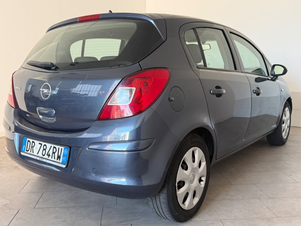 OPEL Corsa 1.2 5 porte Cosmo - 4