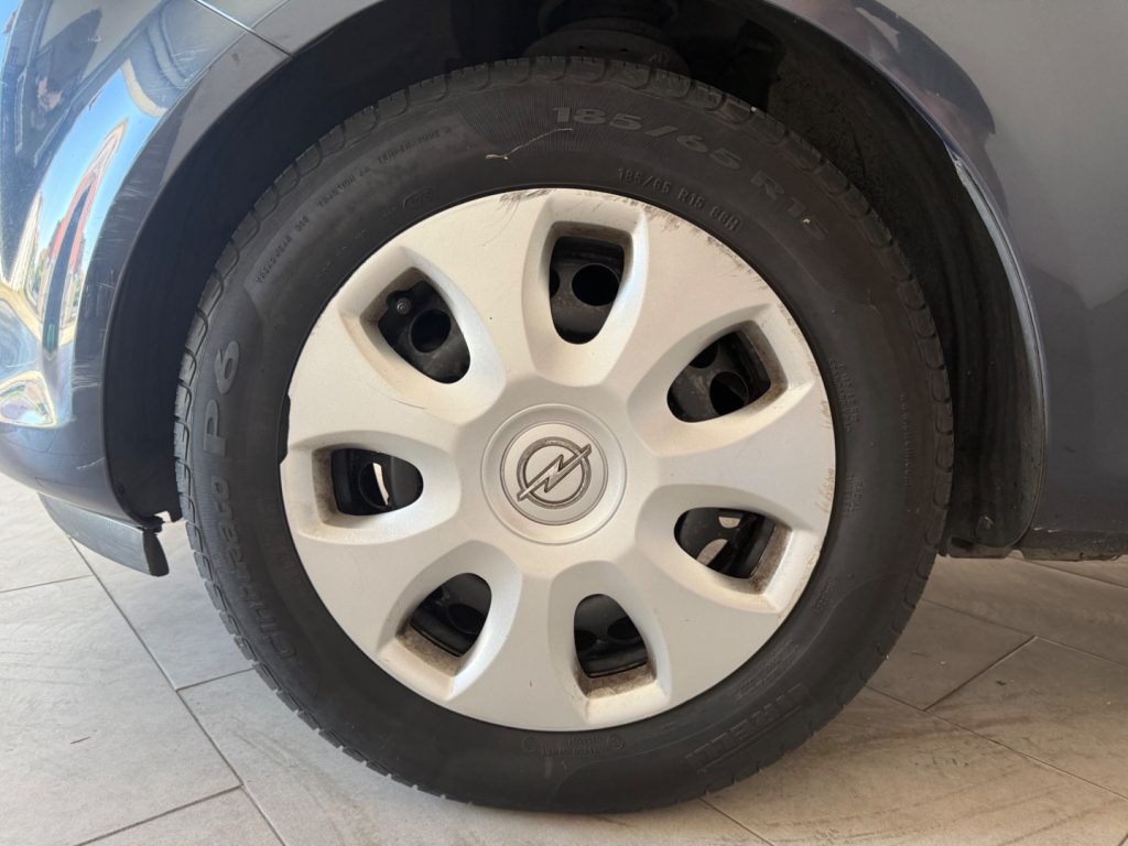 OPEL Corsa 1.2 5 porte Cosmo - 8
