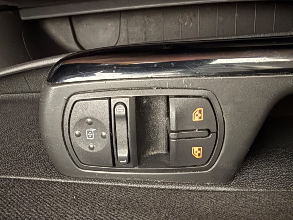 OPEL Corsa 1.2 5 porte Cosmo - 16