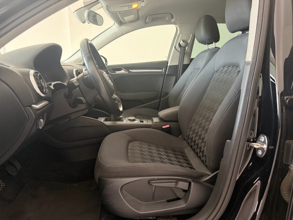 AUDI A3 SPB 1.2 TFSI Ambiente - 21