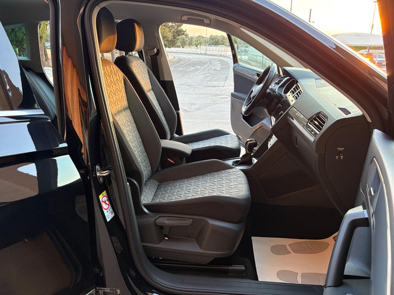 VOLKSWAGEN Tiguan 2.0 TDI 150 CV SCR DSG Life TELECAMERA - 9