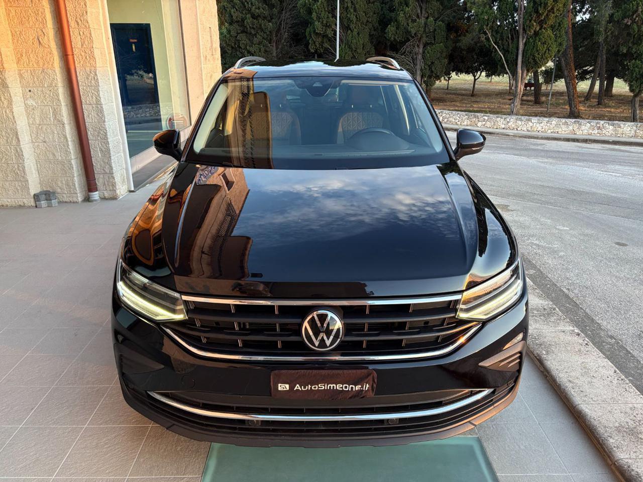 VOLKSWAGEN Tiguan 2.0 TDI 150 CV SCR DSG Life TELECAMERA - 2