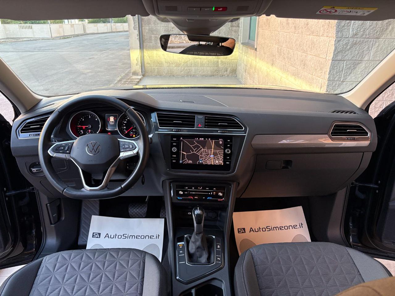 VOLKSWAGEN Tiguan 2.0 TDI 150 CV SCR DSG Life TELECAMERA - 13