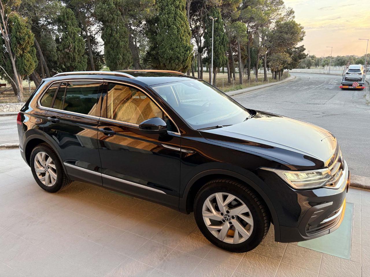 VOLKSWAGEN Tiguan 2.0 TDI 150 CV SCR DSG Life TELECAMERA - 3