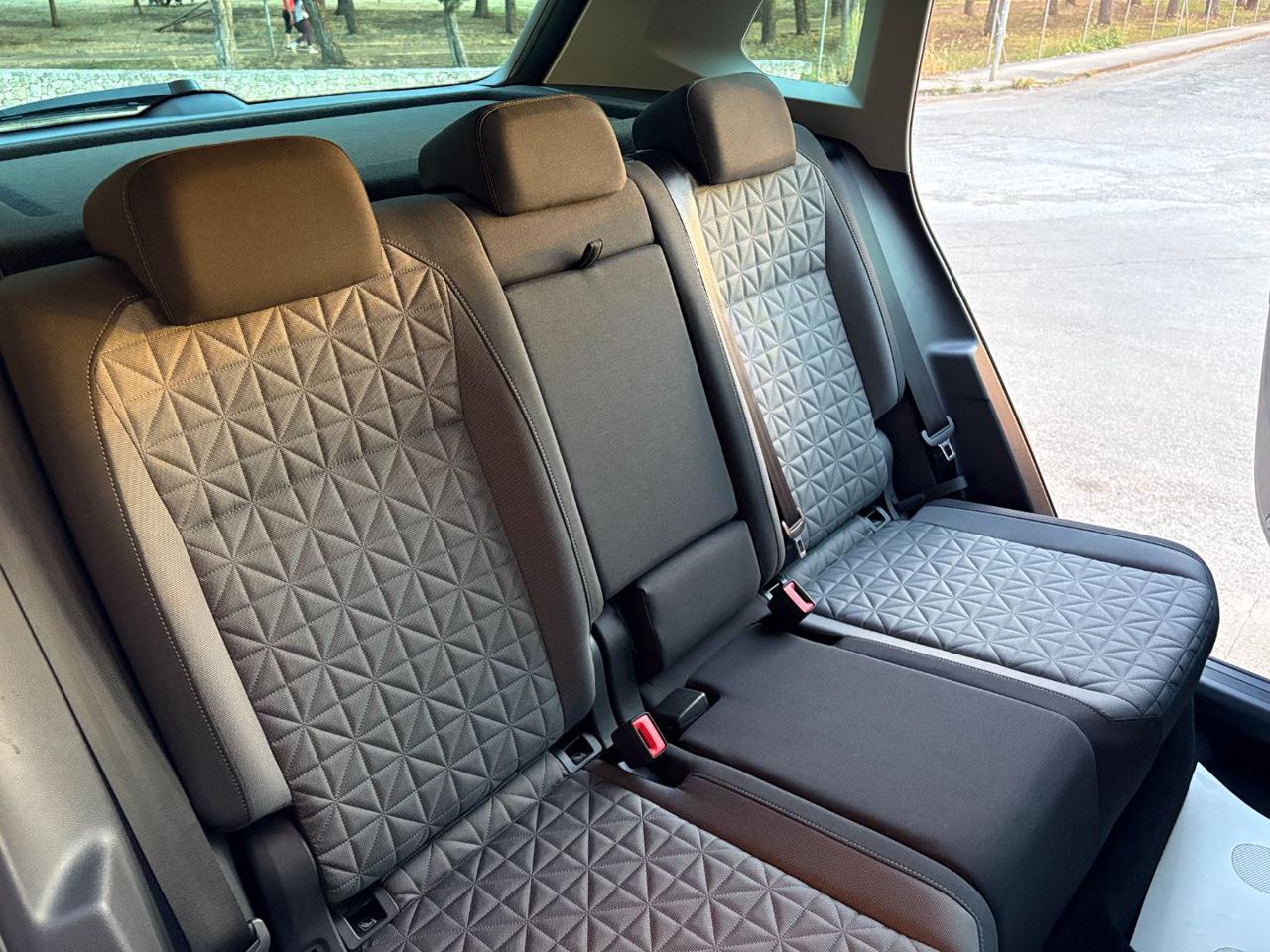 VOLKSWAGEN Tiguan 2.0 TDI 150 CV SCR DSG Life TELECAMERA - 21