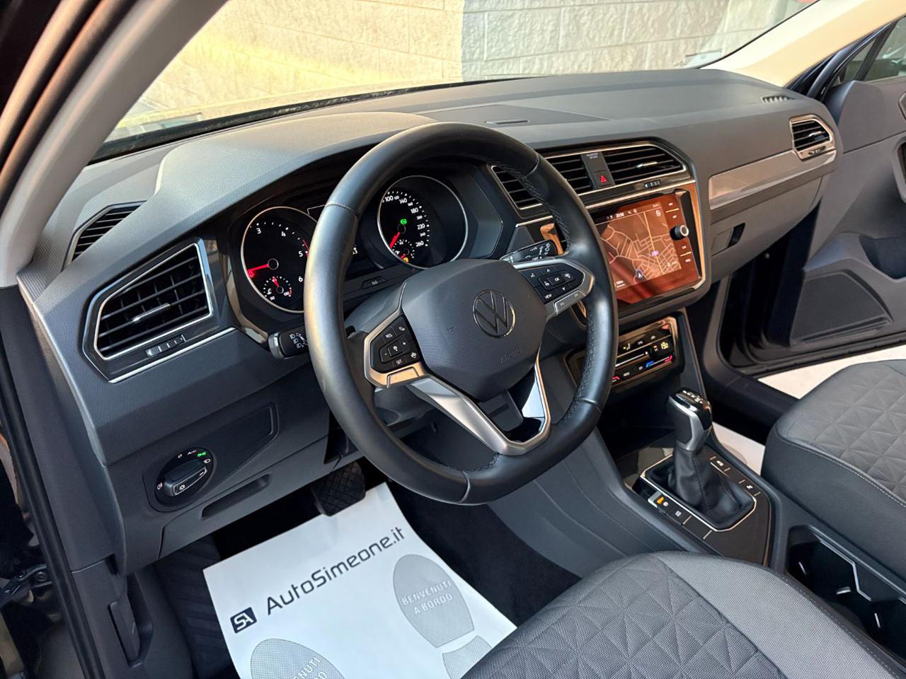 VOLKSWAGEN Tiguan 2.0 TDI 150 CV SCR DSG Life TELECAMERA - 12