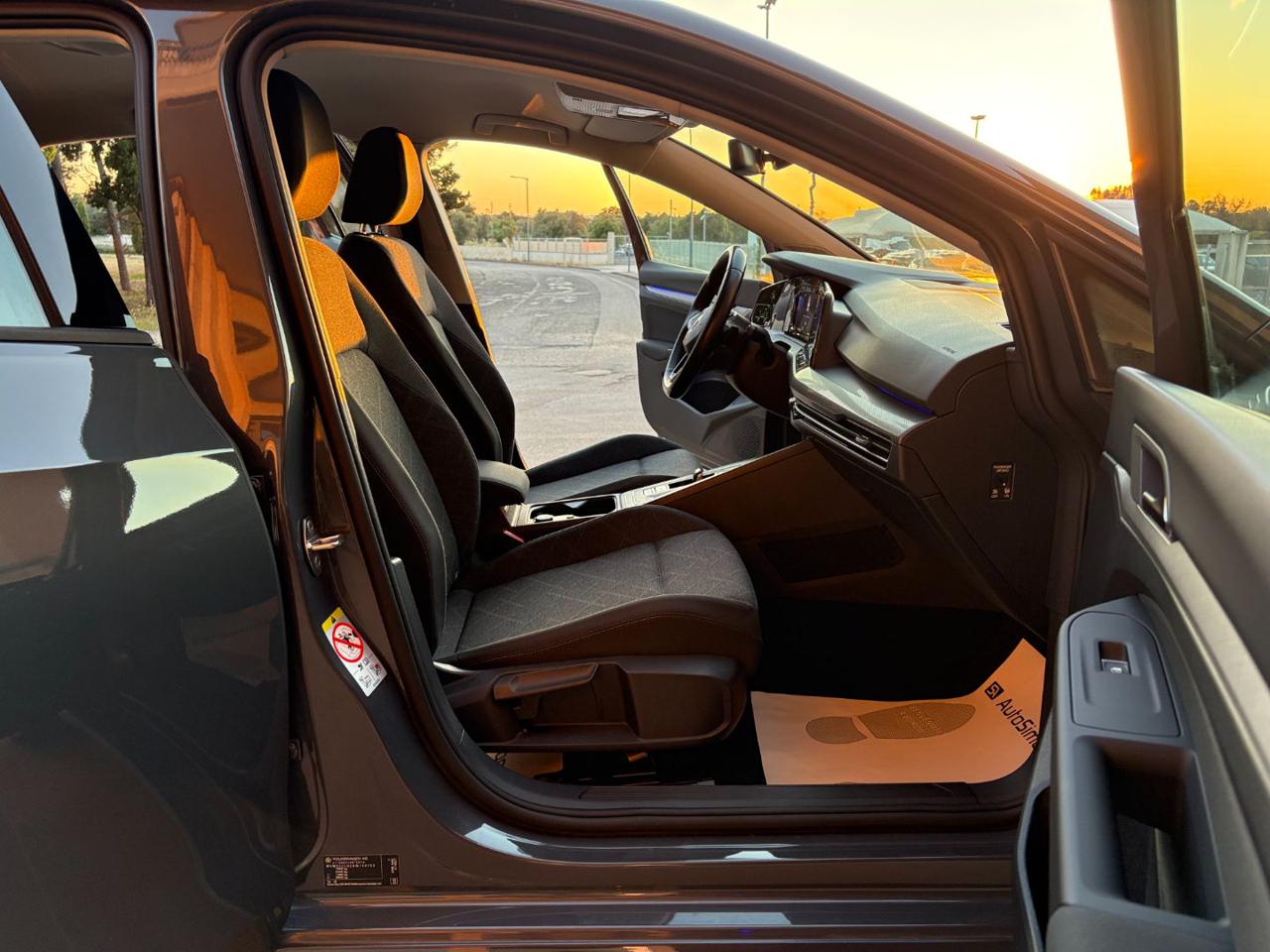 VOLKSWAGEN Golf 2.0 TDI DSG SCR Life COCKPIT-LUCI AMBIENTE - 9