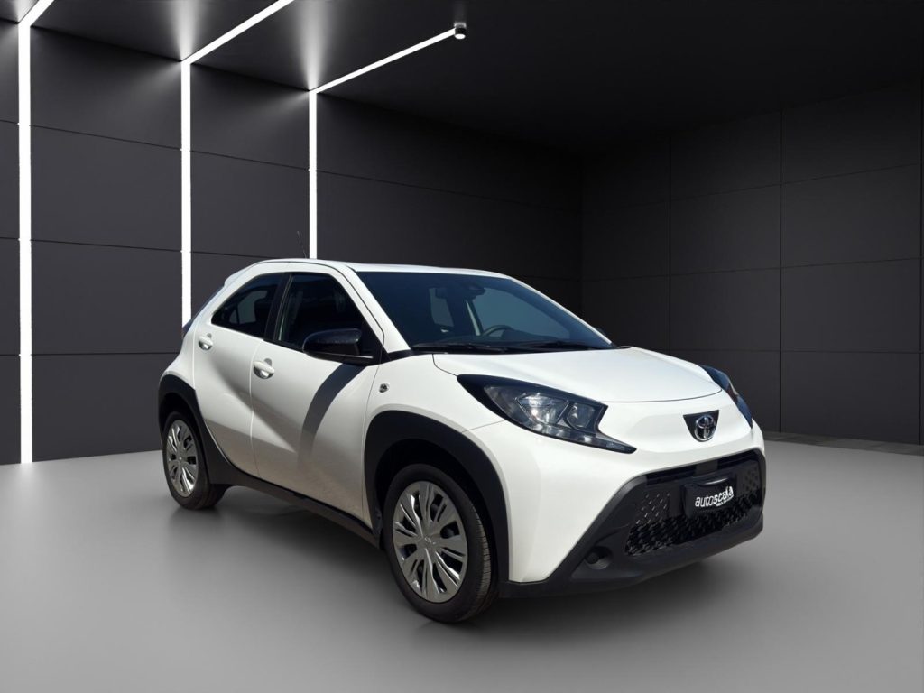 TOYOTA Aygo X 1.0 VVT-i 72 CV 5 porte Active - 3