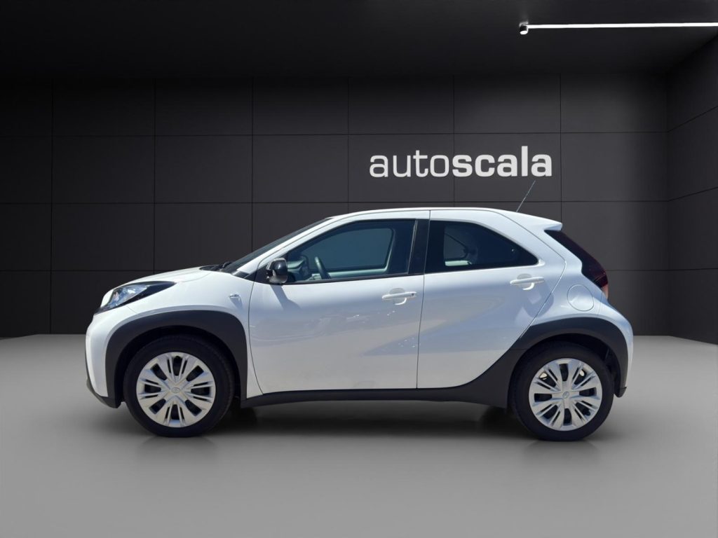 TOYOTA Aygo X 1.0 VVT-i 72 CV 5 porte Active - 4