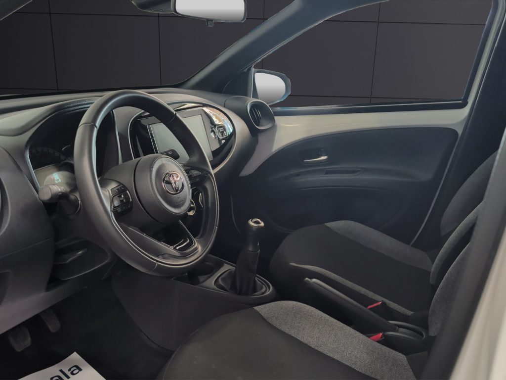 TOYOTA Aygo X 1.0 VVT-i 72 CV 5 porte Active - 6