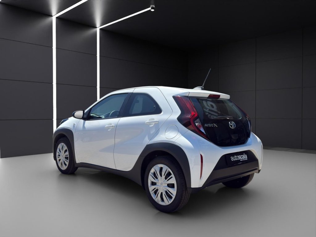 TOYOTA Aygo X 1.0 VVT-i 72 CV 5 porte Active - 19