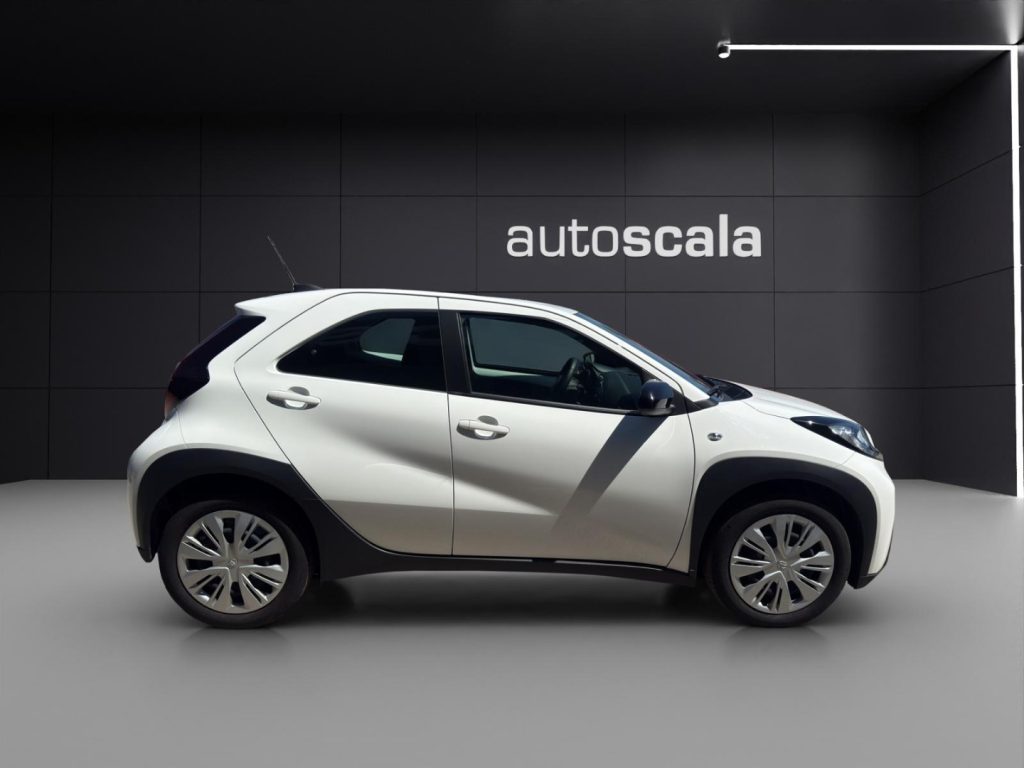 TOYOTA Aygo X 1.0 VVT-i 72 CV 5 porte Active - 21