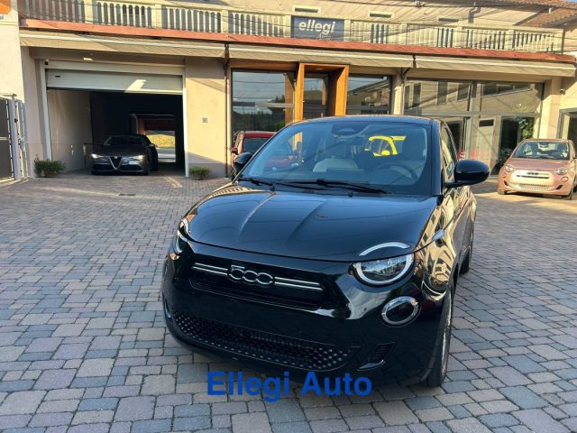 FIAT 500 Nero pastello
