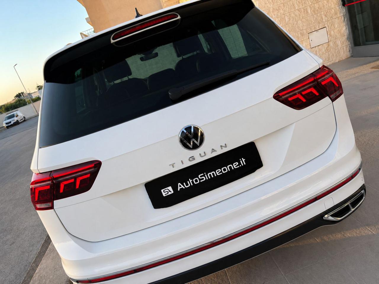 VOLKSWAGEN Tiguan 2.0 TDI 150 CV SCR DSG R-Line LUCI AMBIENTE - 40