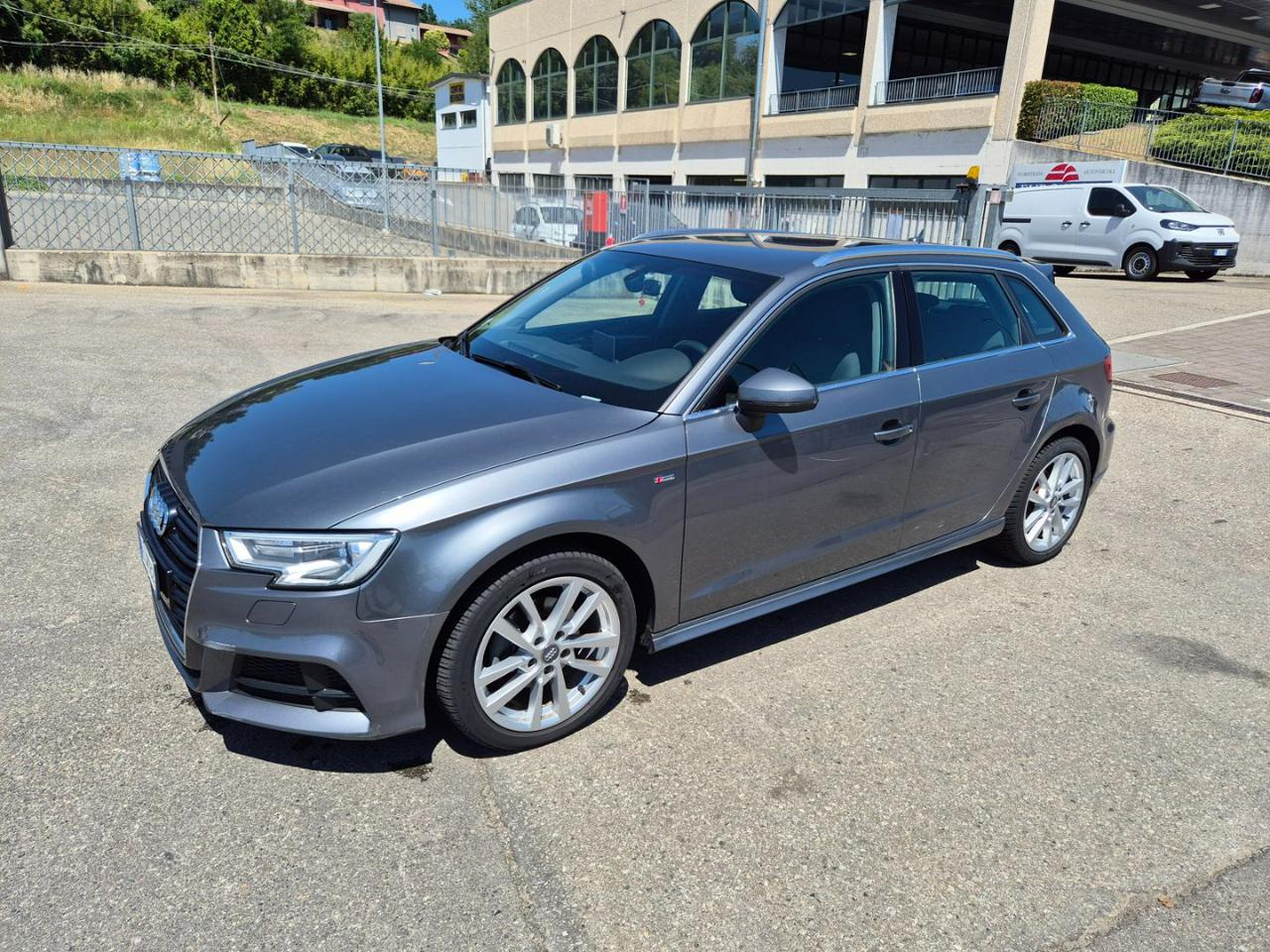 AUDI A3 SPB 1.6 TDI 110 CV Design - 2