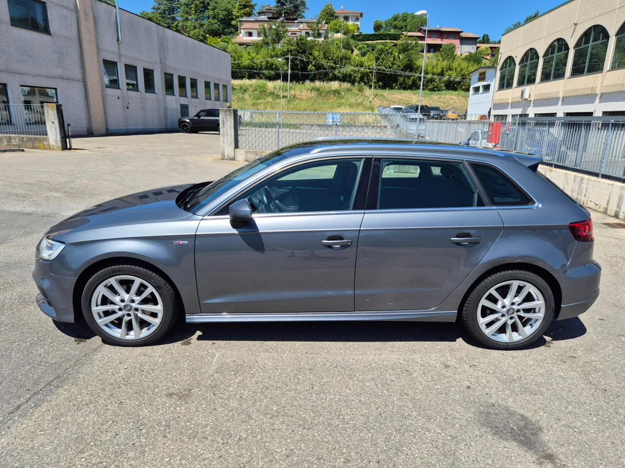 AUDI A3 SPB 1.6 TDI 110 CV Design - 3