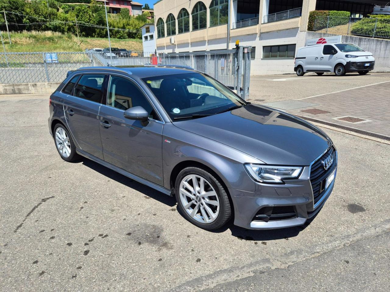 AUDI A3 SPB 1.6 TDI 110 CV Design - 5
