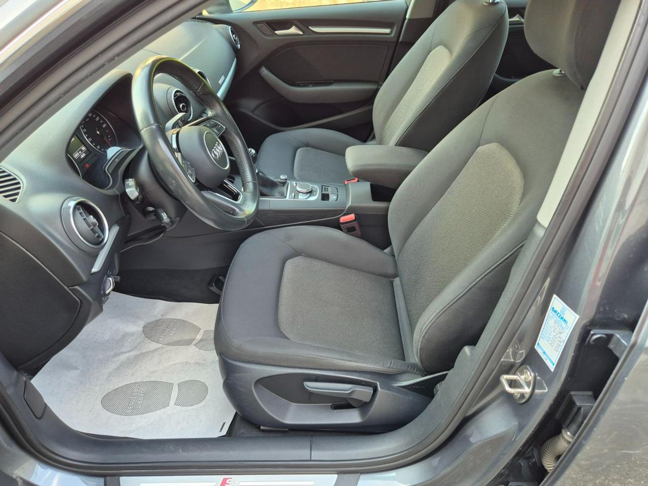 AUDI A3 SPB 1.6 TDI 110 CV Design - 9