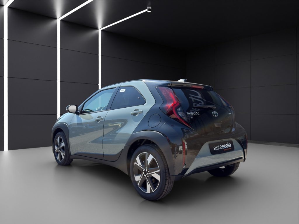 TOYOTA Aygo X 1.5 Hybrid 115 CV 5 porte Icon - 3