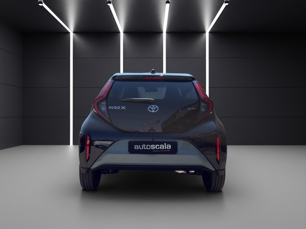 TOYOTA Aygo X 1.5 Hybrid 115 CV 5 porte Icon - 4