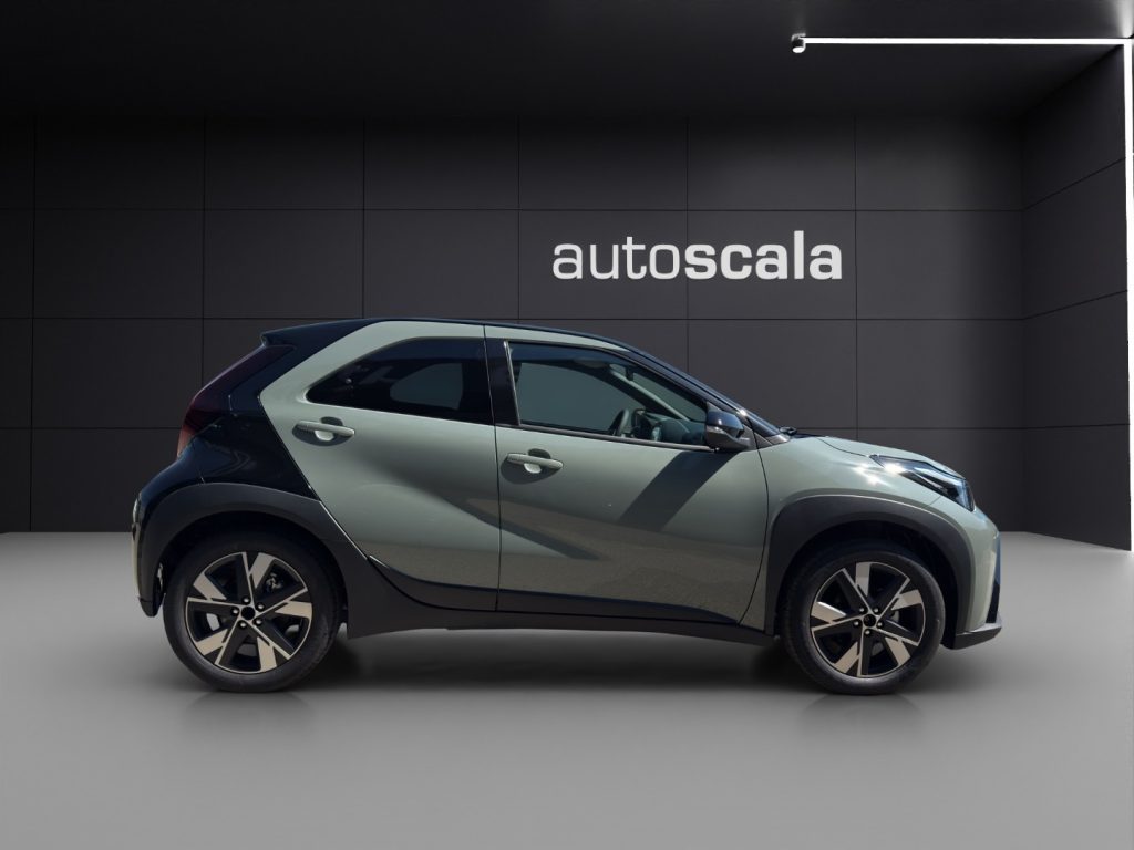 TOYOTA Aygo X 1.5 Hybrid 115 CV 5 porte Icon - 6