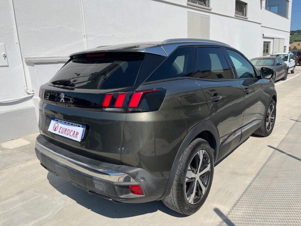 PEUGEOT 3008 BlueHDi 120 S&S Allure - 6