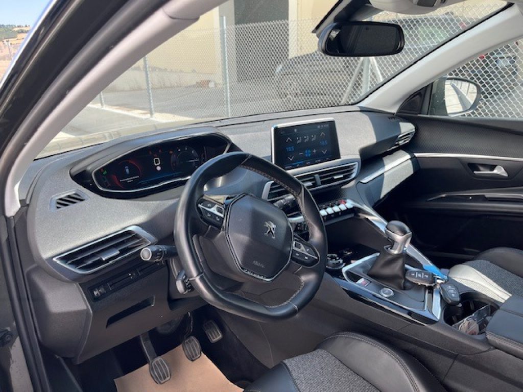 PEUGEOT 3008 BlueHDi 120 S&S Allure - 10