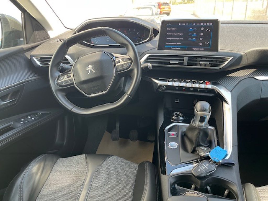PEUGEOT 3008 BlueHDi 120 S&S Allure - 29