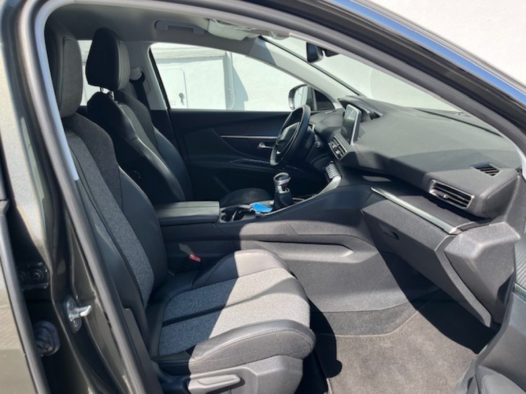 PEUGEOT 3008 BlueHDi 120 S&S Allure - 30