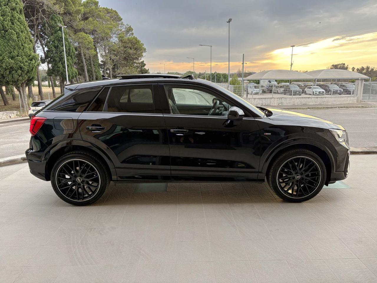 AUDI Q2 30 TDI S tronic S line Edition Identity Black - 4