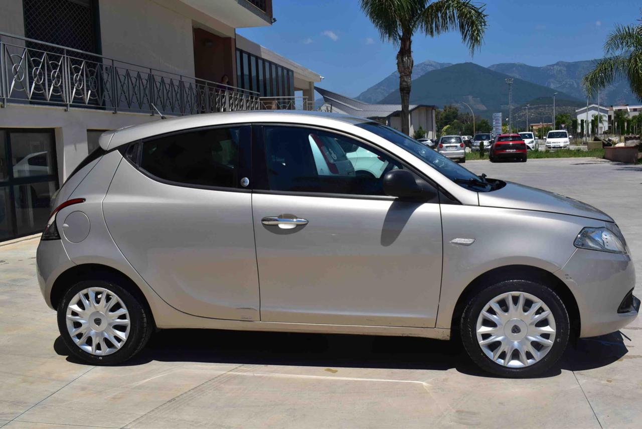 LANCIA Ypsilon 1.2 69 CV 5 porte GPL Ecochic Gold - 4